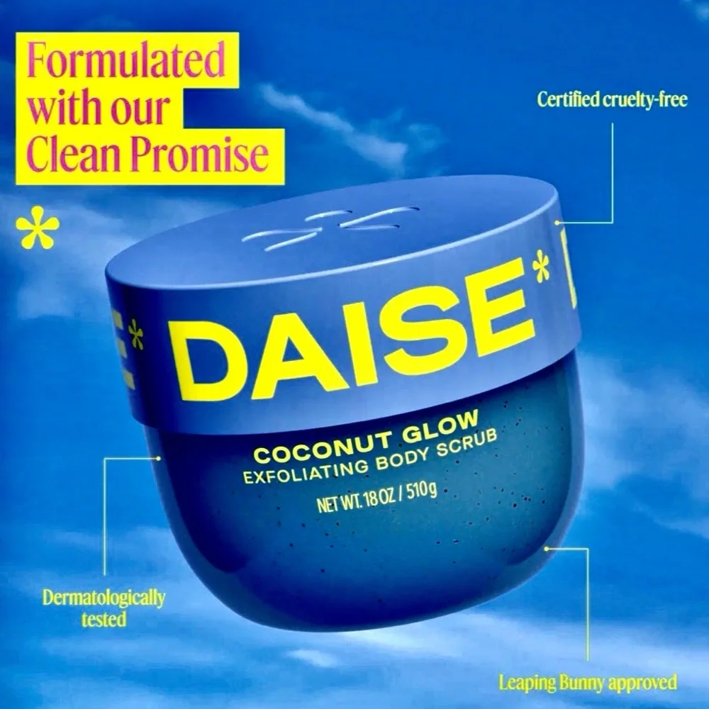 DAISE Exfoliating Body Scrub in Coconut Glow